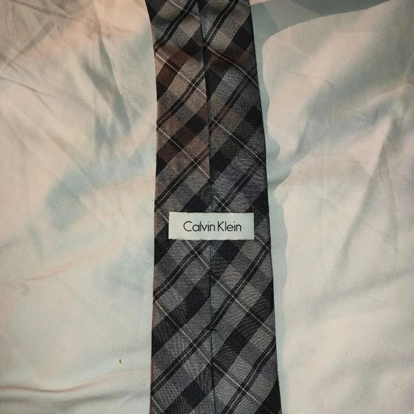 CALVIN KLEIN NICE SILK TIE PLAID PATTERN BLACK AND WHITE - Picture 2 of 4